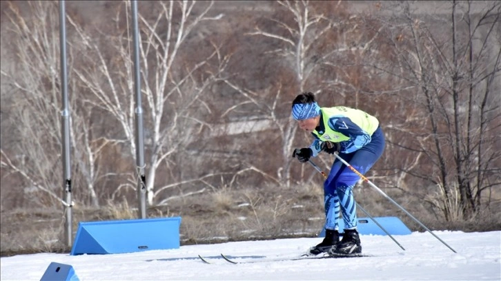 Anadolu Yıldızlar Ligi Türkiye Kayak Şampiyonası'nın kayaklı koşu yarışları başladı