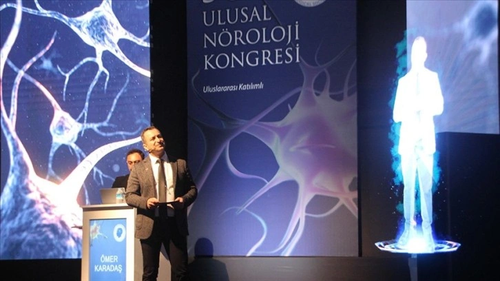Antalya'da migrenin yeni tedavi yöntemleri 'Hologram' teknolojisiyle anlatıldı