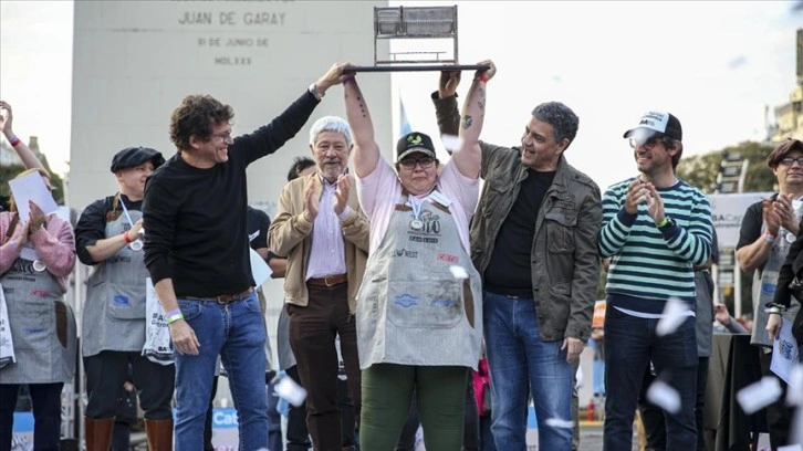 Arjantinli şefler en lezzetli "asadoyu" pişirmek için yarıştı