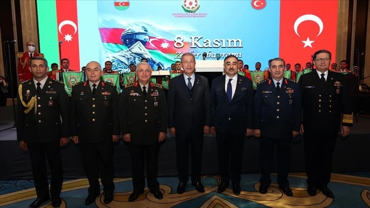 Bakan Akar, TSK kumanda kademesiyle Azerbaycan Büyükelçiliğinin 'Zafer Günü' kutlamasına ka