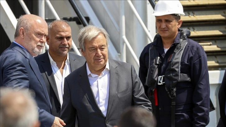 BM Genel Sekreteri Guterres, Zeyport'ta denetimlerde bulundu