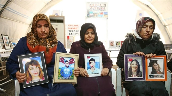 Diyarbakır annelerinden tüm kadınlara 8 Mart'ta 'evlat nöbetine destek' çağrısı