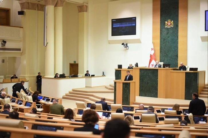 Gürcistan Parlamento Başkanı Papuaşvili'den Türkiye'ye yardım çağrısı