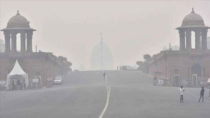 Hindistan'ın başkentinde hava kirliliği zımnında okullar ve kömür santralleri kapatıldı