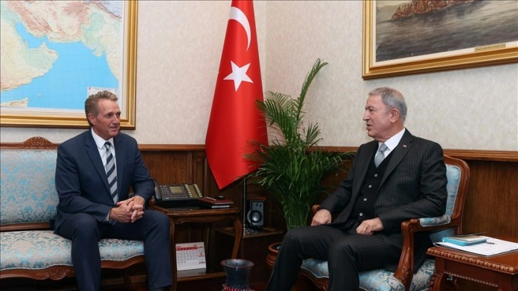 Milli Savunma Bakanı Akar, ABD'nin Ankara Büyükelçisi Flake'i kabul etti