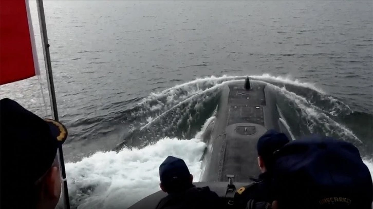 MSB Deniz Kuvvetleri Komutanlığının denizaltı operasyonu tatbikatı görüntülerini paylaştı