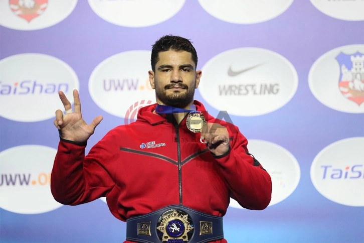 Taha Akgül, 2022 yılının en iyi güreşçisi seçildi