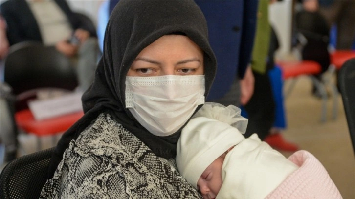 Türkiye’nin ikinci rahim nakli hastası Havva Erdem, bebeği 