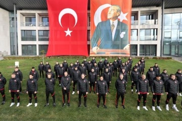 A Milli Futbol Takımı, Atatürk’ü andı