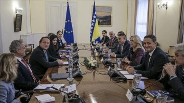 AB Komisyonunun genişlemeden sorumlu üyesi Varhelyi: Bosna Hersek'in AB yolu açık