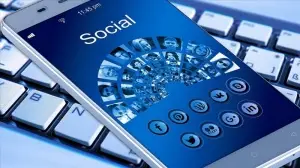 ABD'de sosyal medya şirketleri, Kovid-19 konusunda yanlış bilgi yayan hesapları kapatıyor