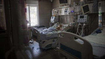 Abluka altındaki Gazze'de İsrail'in engelleri nedeniyle yüzlerce hastanın hayatı tehlikede
