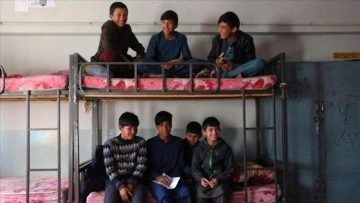 Afgan yetimleri, sığınaklarını kaybediyor