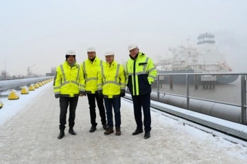 Almanya'da ilk LNG terminali açıldı