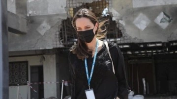 Angelina Jolie, insani krize dikkati çekmek için Yemen'de