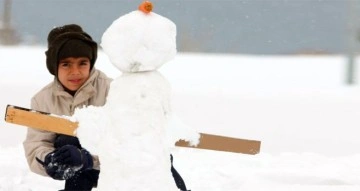 Artvin’de kar yağışı nedeniyle eğitime bir gün ara verildi