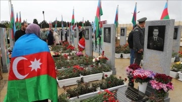 Azerbaycan'da Karabağ Zaferi'nin 2. yılında şehitler unutulmadı