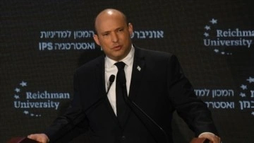 BAE'den dönen İsrail Başbakanı, heyetindeki Kovid-19 vakası nedeniyle karantinada