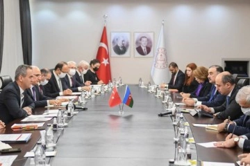 Bakan Özer, Azerbaycan Eğitim Bakanı Amrullayev ile bir araya geldi