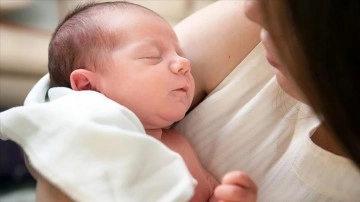 Bebeklerin "ilk aşısı" ana sütü Kovid-19'a için da koruyor