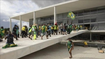 Brezilya'da Kongre baskınına katılan 140 kişi için süresiz gözaltı kararı verildi