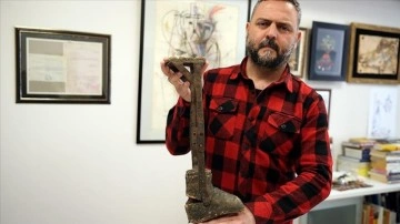 Çanakkale gazisi dedesinin asırlık protez bacağını müzeye bağışladı