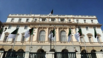 Cezayir parlamentosu, Fransız sömürge sürecini zeval sayan yasa tasarısına hazırlanıyor