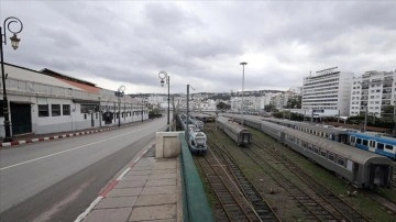 Cezayir'in başkentindeki metro, Fransız kuma yapılmaksızın işlev vermeye başladı