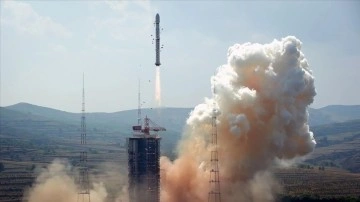 Çin, 'Şiyan' sınıfı üç yer gözlem uydusunu fırlattı