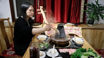 Çin’de 'kaynar kapta' yemek kültürü bin seneler öncesine dayalı geleneği yaşatıyor