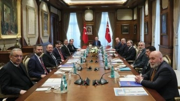 Cumhurbaşkanı Erdoğan, Bakan Bilgin ile Memur-Sen ve Türkiye Kamu-Sen heyetini kabul etti