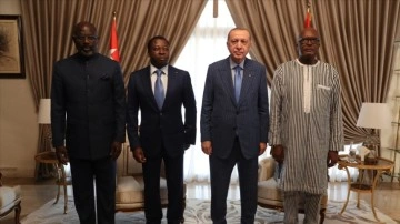 Cumhurbaşkanı Erdoğan, Togo'da üç Afrika ülkesinin liderleriyle birlikte araya geldi