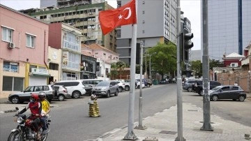 Cumhurbaşkanı Erdoğan'ın ziyareti evveliyat Angola'nın başkenti Luanda Türk bayraklarıyla don
