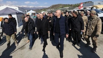 Depremlerden sonra Türkiye'nin Yunanistan ve Ermenistan'la ilişkilerinde olumlu hava