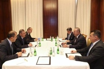 Dışişleri Bakanı Çavuşoğlu, eski Suriye Başbakanı Hicab'la bir araya geldi