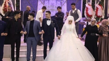 Diyarbakır annesi, terörün pençesinden kurtardığı oğlunun düğününü yaptı
