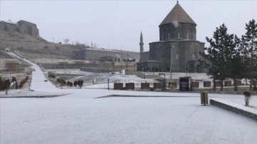 Doğu Anadolu'da kar ve soğuk hava hüküm sürüyor