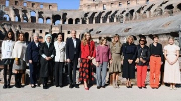 Emine Erdoğan, G-20 Liderler Zirvesi'nin yapıldığı Roma'da reis eşleriyle ortak araya geldi
