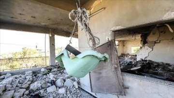 Esed rejimin İdlib'de anaokuluna düzenlediği saldırıda 2 sivil öldü