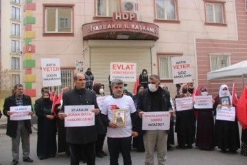 Evlat nöbetindeki ailelerden İnsan Hakları Günü'nde HDP’ye tepki