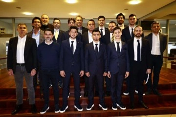 Fenerbahçe, genç oyuncularıyla sözleşme imzaladı