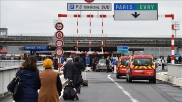 Fransa'da, 31 Ocak'ta Orly Havalimanı'ndaki seferlerin yüzde 20'sini iptal çağrı