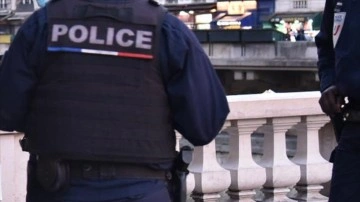Fransa'da yabancılara kötü muameleyi ifşa eden Müslüman polise baskı yapıldığı ortaya çıktı