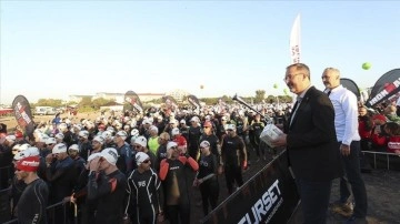 Gençlik ve Spor Bakanı Kasapoğlu, Ironman Triatlonu'nun startını verdi