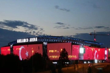 Ghelamco Arena, Türk bayrağı ile ışıklandırıldı