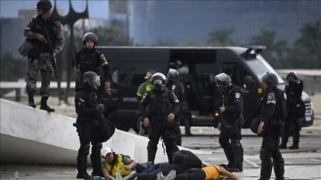 Göstericilerin Kongre ve Devlet Başkanlığını bastığı Brezilya'daki olaylar kontrol altına alınd