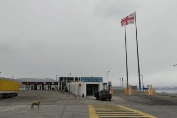 Gürcistan, sınır kapılarının yolcu trafiğine açılmasına izin verdi