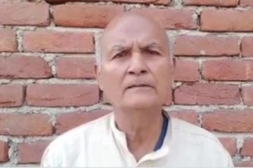 Hindistan’da 84 yaşındaki adam 12’nci Covid-19 aşısını yaptırırken yakalandı