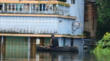 Hindistan'ın güneyindeki şiddetli yağışlar kararı 18 insan öldü, onlarca insan kayboldu