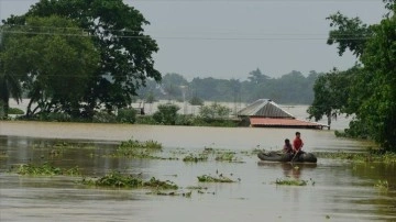Hindistan'ın güneyindeki şiddetli yağışlar kararı ölenlerin sayısı 24'e yükseldi